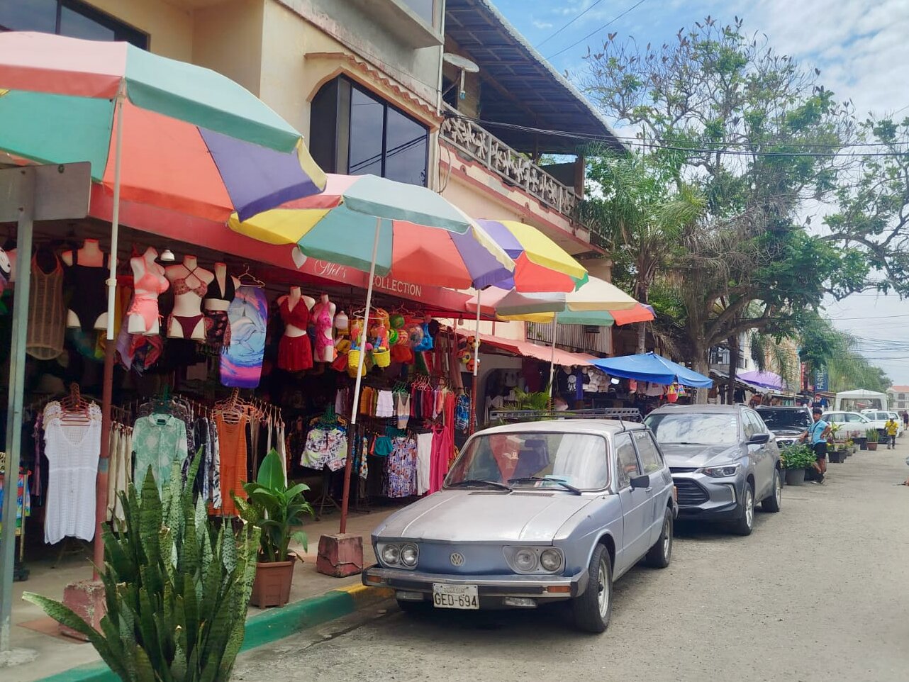 Old Volkswagen in Montañita